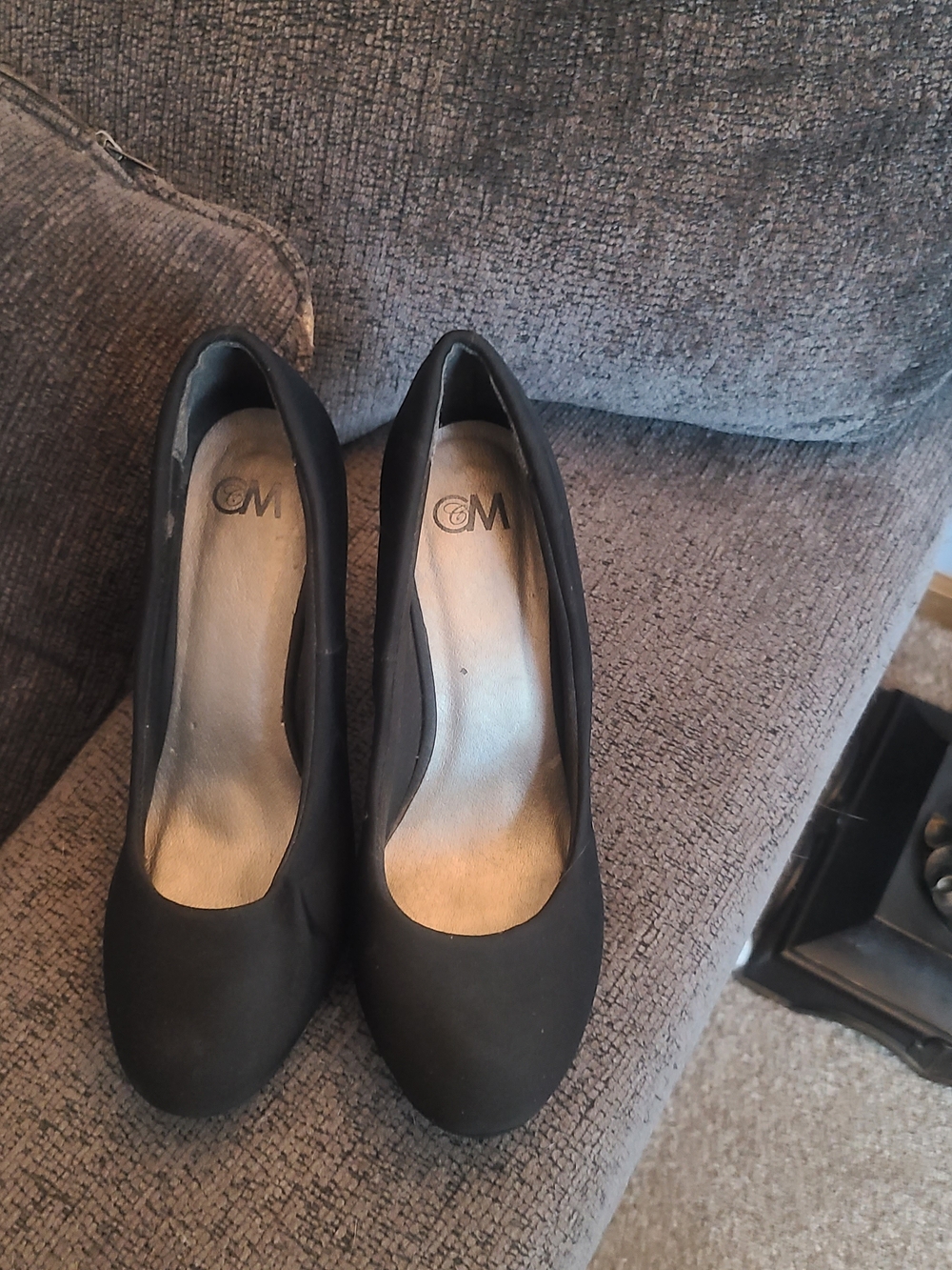 CM Black Round-Toe Women's Heels